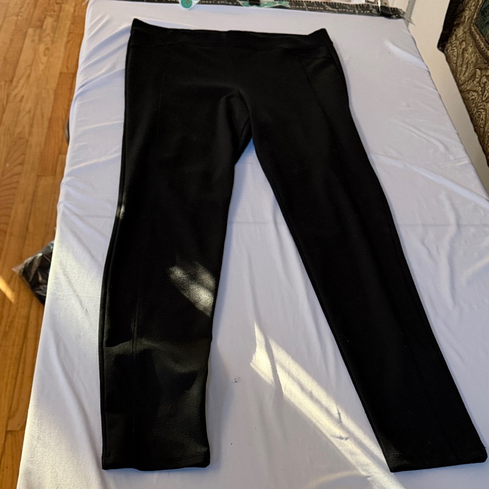 Pink by Victoria Secret size large black legging
More dressy than athletic